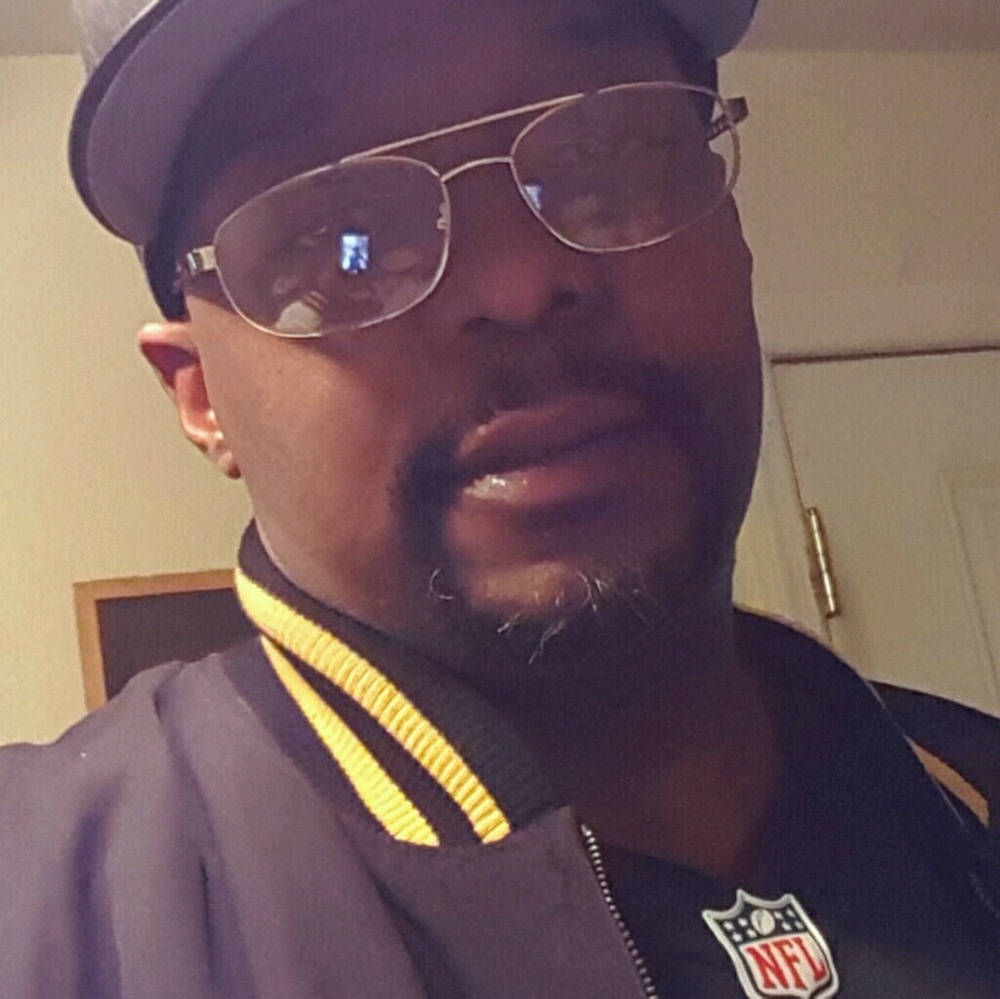 Meet your Posher, Derrick